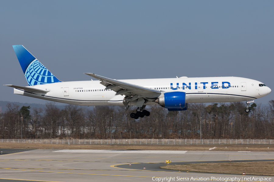 United Airlines Boeing 777-224(ER) (N77006) | Photo 502425