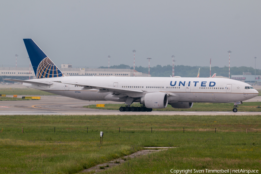United Airlines Boeing 777-224(ER) (N77006) | Photo 246886