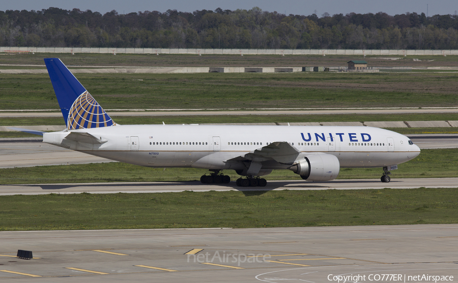 Continental Airlines Boeing 777-224(ER) (N77012) | Photo 3290