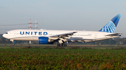 United Airlines Boeing 777-224(ER) (N77012) at  Amsterdam - Schiphol, Netherlands