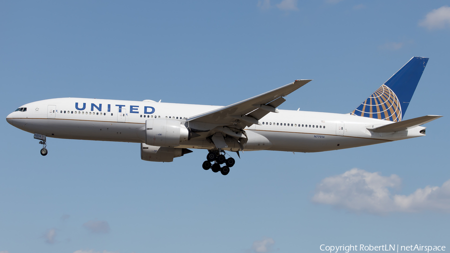 United Airlines Boeing 777-224(ER) (N77014) | Photo 624405