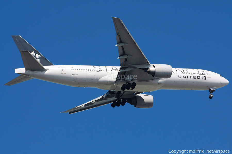 United Airlines Boeing 777-224(ER) (N77022) | Photo 360376