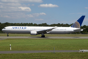 United Airlines Boeing 767-424(ER) (N77066) at  Hamburg - Fuhlsbuettel (Helmut Schmidt), Germany
