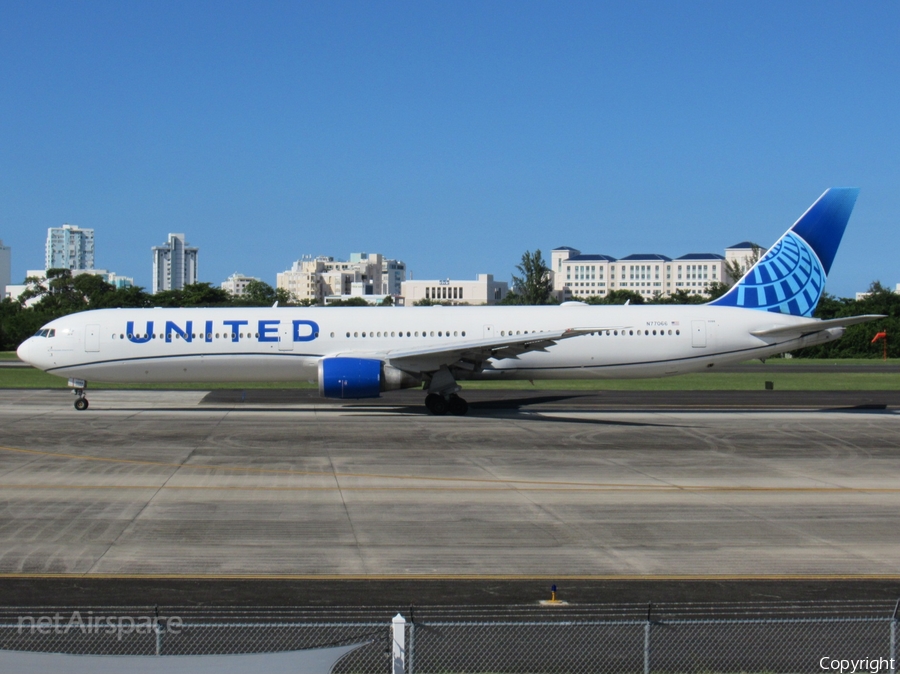 United Airlines Boeing 767-424(ER) (N77066) | Photo 605017