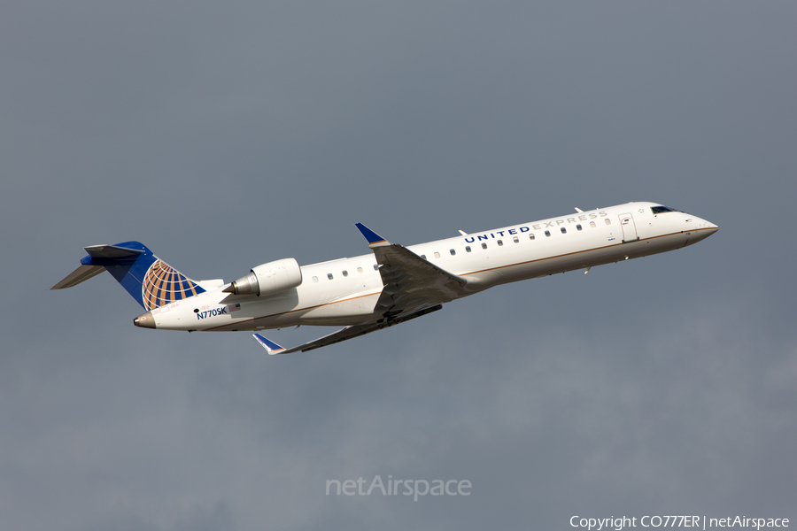 United Express (SkyWest Airlines) Bombardier CRJ-701ER (N770SK) | Photo 32191