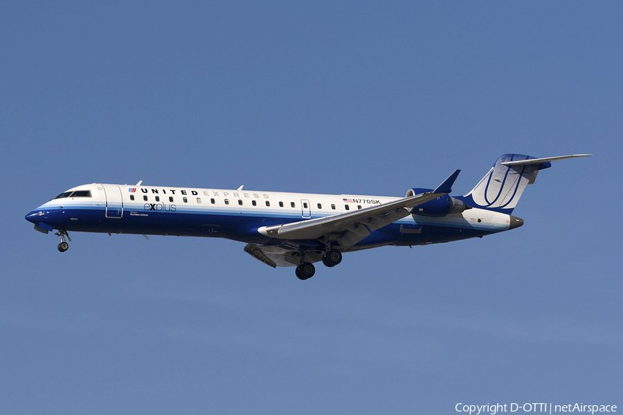 United Express (SkyWest Airlines) Bombardier CRJ-701ER (N770SK) | Photo 278908