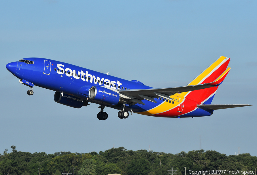Southwest Airlines Boeing 737-76N (N7712G) | Photo 394741