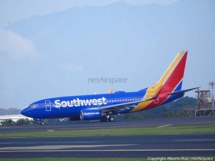 Southwest Airlines Boeing 737-76N (N7718B) | Photo 203058