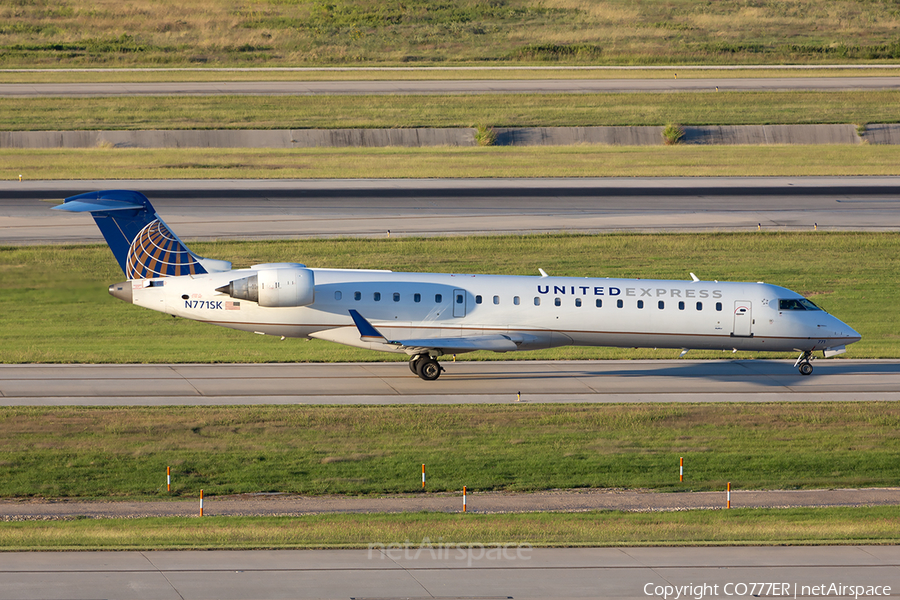 United Express (SkyWest Airlines) Bombardier CRJ-701ER (N771SK) | Photo 289753