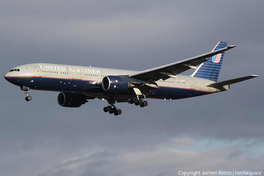 United Airlines Boeing 777-222 (N771UA) | Photo 34190