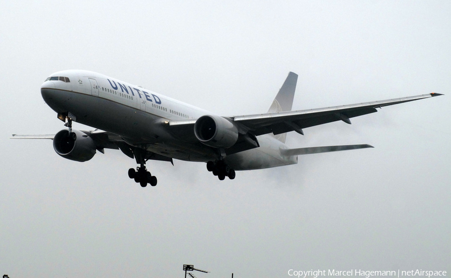 United Airlines Boeing 777-222 (N771UA) | Photo 139627
