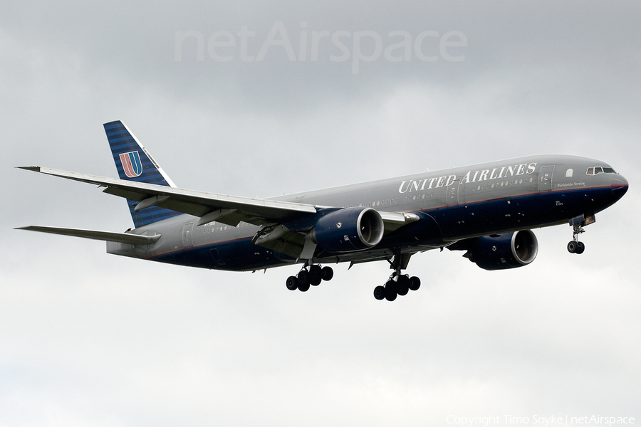 United Airlines Boeing 777-222 (N771UA) | Photo 27744