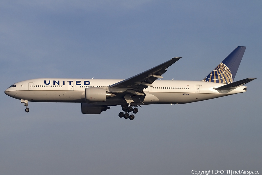 United Airlines Boeing 777-222 (N771UA) | Photo 473406