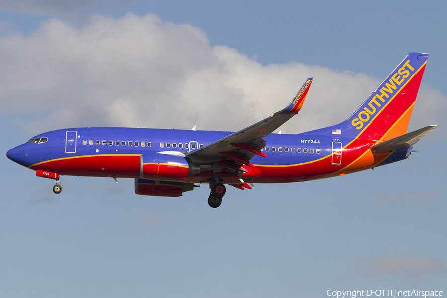 Southwest Airlines Boeing 737-7BD (N7724A) | Photo 469565