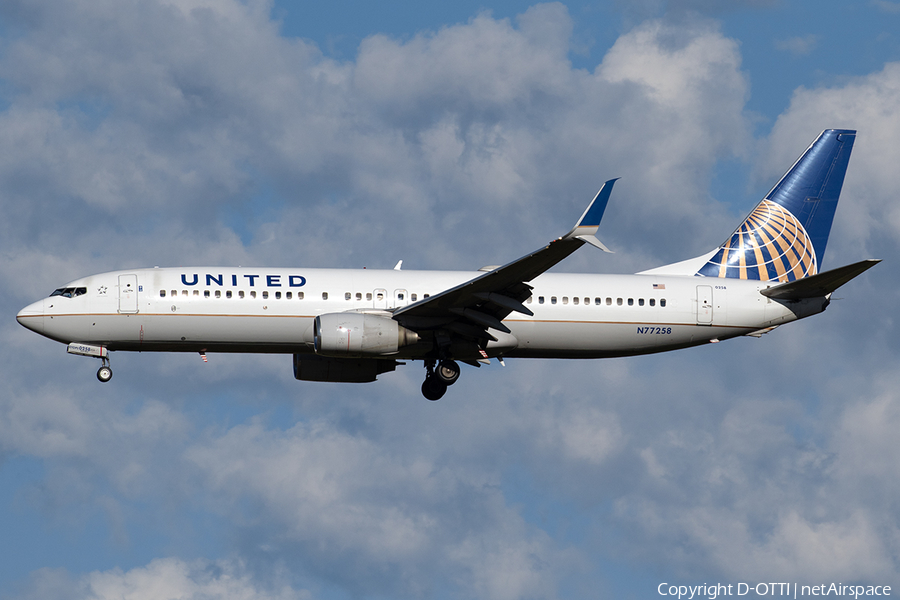 United Airlines Boeing 737-824 (N77258) | Photo 525248