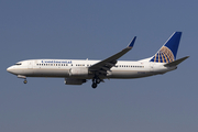 Continental Airlines Boeing 737-824 (N77258) at  Los Angeles - International, United States