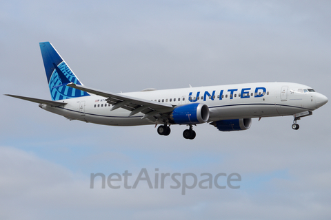 United Airlines Boeing 737-8 MAX (N77259) at  Miami - International, United States