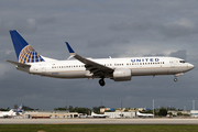 United Airlines Boeing 737-824 (N77261) at  Miami - International, United States