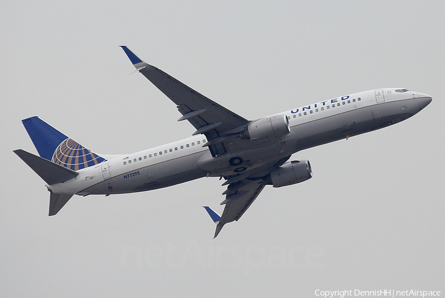 United Airlines Boeing 737-824 (N77295) | Photo 352765