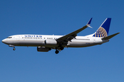 United Airlines Boeing 737-824 (N77296) at  Los Angeles - International, United States