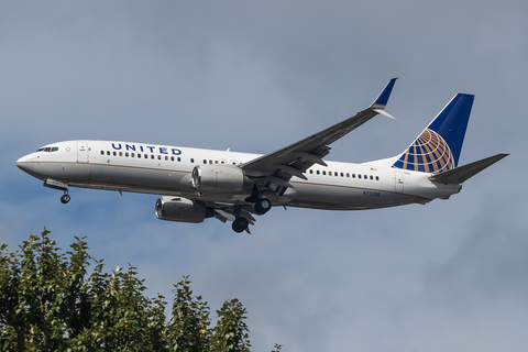 United Airlines Boeing 737-824 (N77296) at  Seattle/Tacoma - International, United States