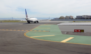 United Airlines Boeing 737-824 (N77296) at  San Francisco - International, United States