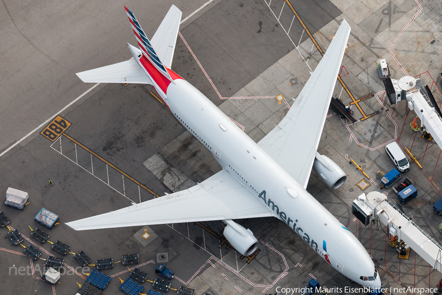 American Airlines Boeing 777-223(ER) (N772AN) | Photo 152638