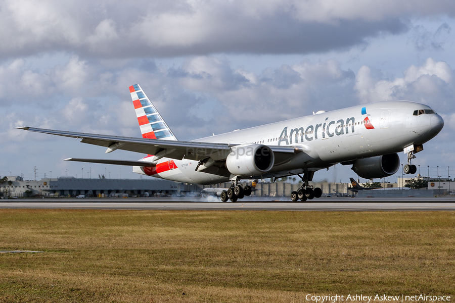 American Airlines Boeing 777-223(ER) (N772AN) | Photo 225514