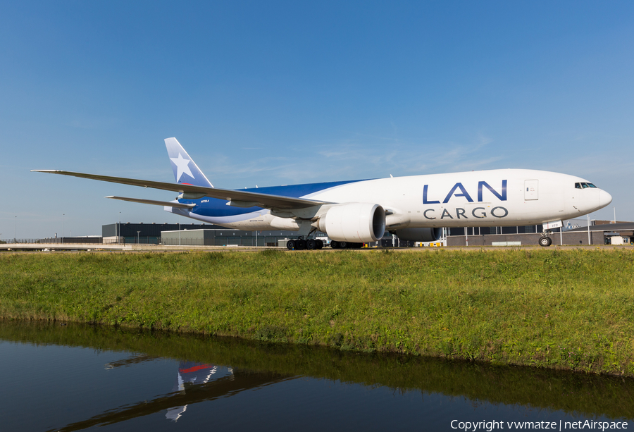 LAN Cargo Boeing 777-F6N (N772LA) | Photo 418957