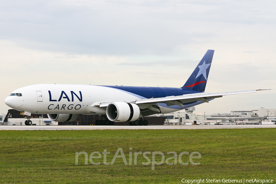LAN Cargo Boeing 777-F6N (N772LA) | Photo 45567