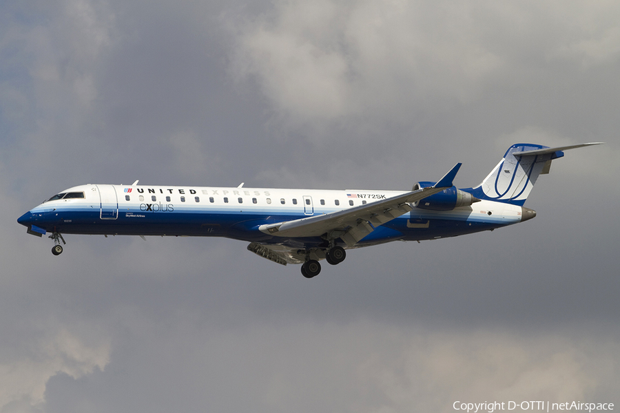 United Express (SkyWest Airlines) Bombardier CRJ-701ER (N772SK) | Photo 339365