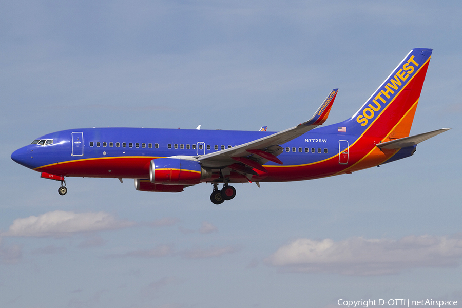 Southwest Airlines Boeing 737-7H4 (N772SW) | Photo 341827