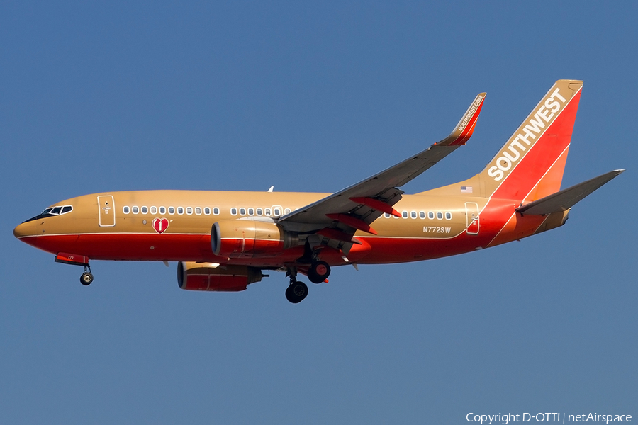 Southwest Airlines Boeing 737-7H4 (N772SW) | Photo 182991