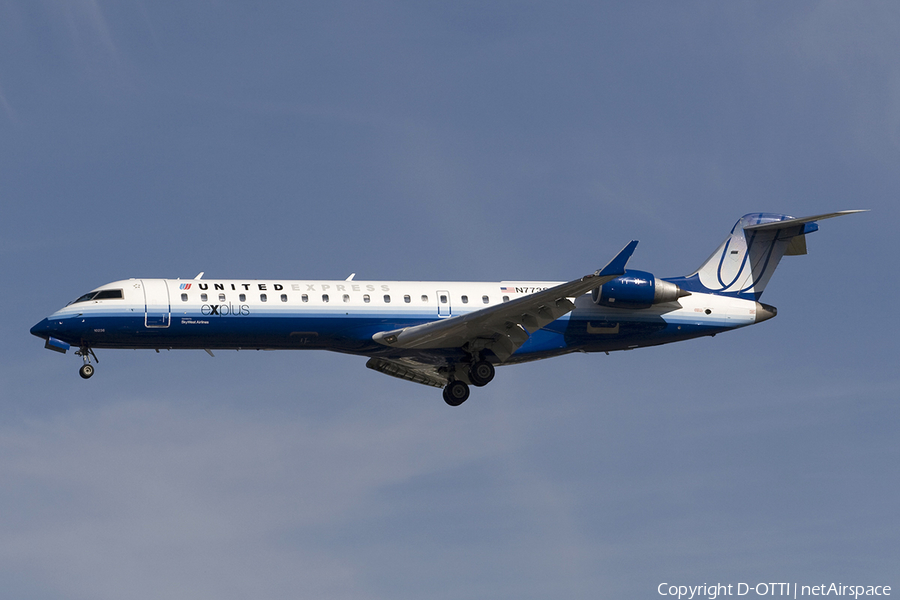 United Express (SkyWest Airlines) Bombardier CRJ-701ER (N773SK) | Photo 279745