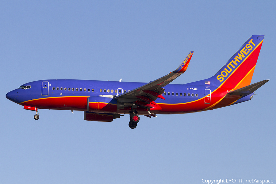 Southwest Airlines Boeing 737-7BD (N7741C) | Photo 467425