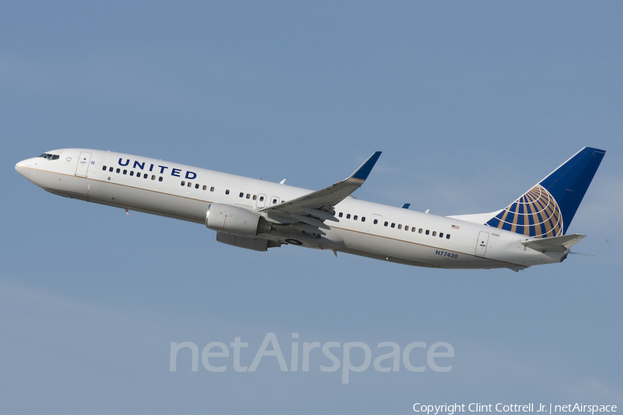 United Airlines Boeing 737-924(ER) (N77430) | Photo 41947