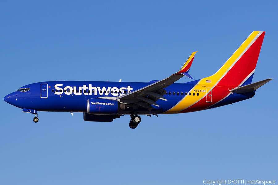 Southwest Airlines Boeing 737-7BD (N7743B) | Photo 553874