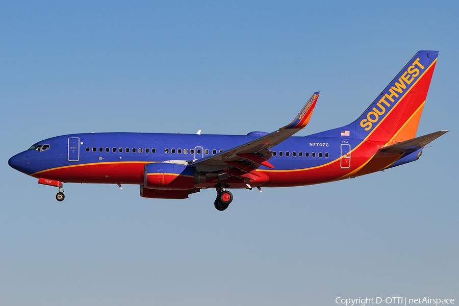 Southwest Airlines Boeing 737-7BD (N7747C) | Photo 138457