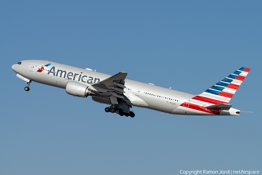 American Airlines Boeing 777-223(ER) (N774AN) | Photo 397061