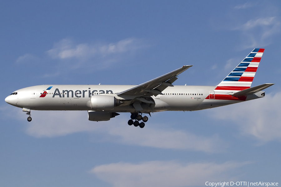 American Airlines Boeing 777-223(ER) (N774AN) | Photo 458372