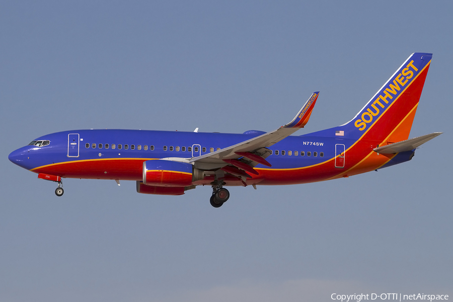 Southwest Airlines Boeing 737-7H4 (N774SW) | Photo 463807