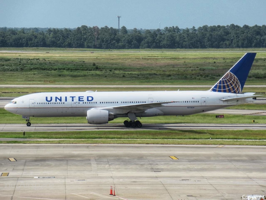 United Airlines Boeing 777-222(ER) (N774UA) | Photo 343228