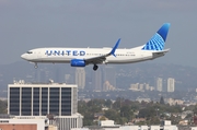 United Airlines Boeing 737-824 (N77510) at  Los Angeles - International, United States