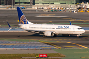 United Airlines Boeing 737-824 (N77510) at  San Francisco - International, United States