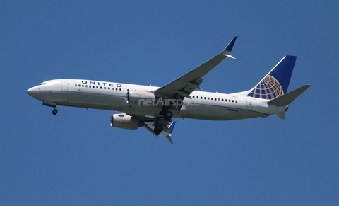 United Airlines Boeing 737-824 (N77518) at  San Francisco - International, United States