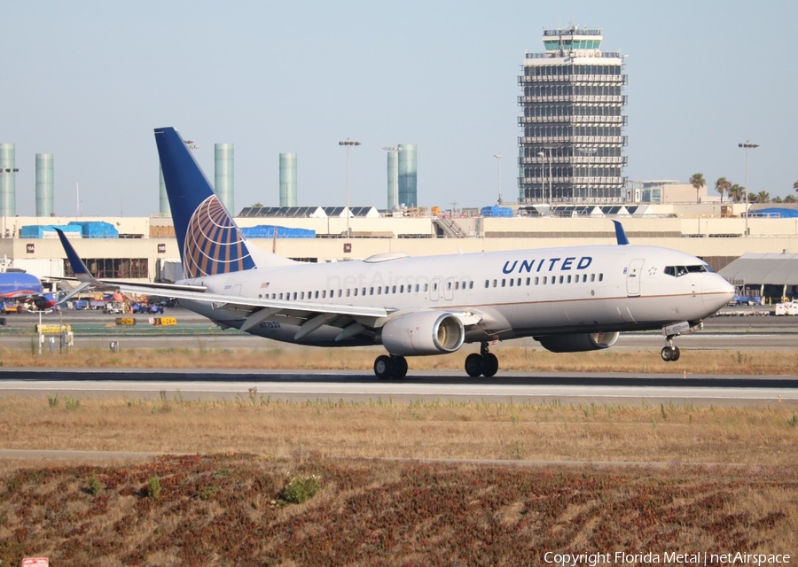 United Airlines Boeing 737-824 (N77520) | Photo 300086