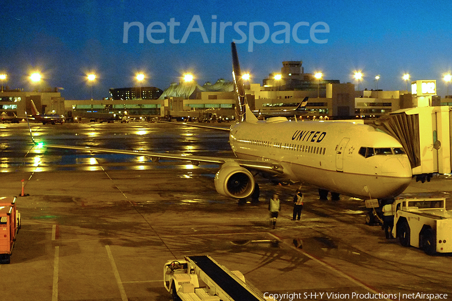 United Airlines Boeing 737-824 (N77525) | Photo 69704