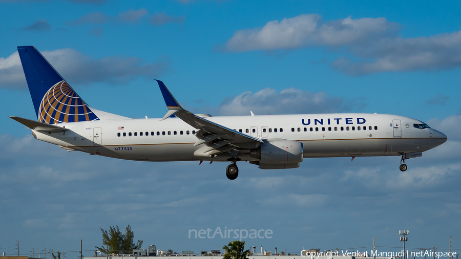 United Airlines Boeing 737-824 (N77525) | Photo 153963