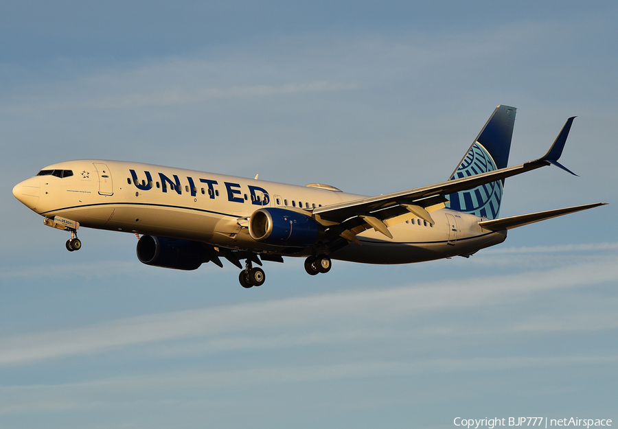 United Airlines Boeing 737-824 (N77530) | Photo 416593