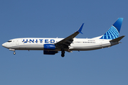 United Airlines Boeing 737-824 (N77530) at  Los Angeles - International, United States